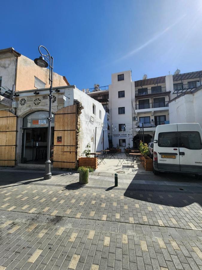 Kay'S City & Seaview One Bedroom Apartment Larnaca Exterior photo